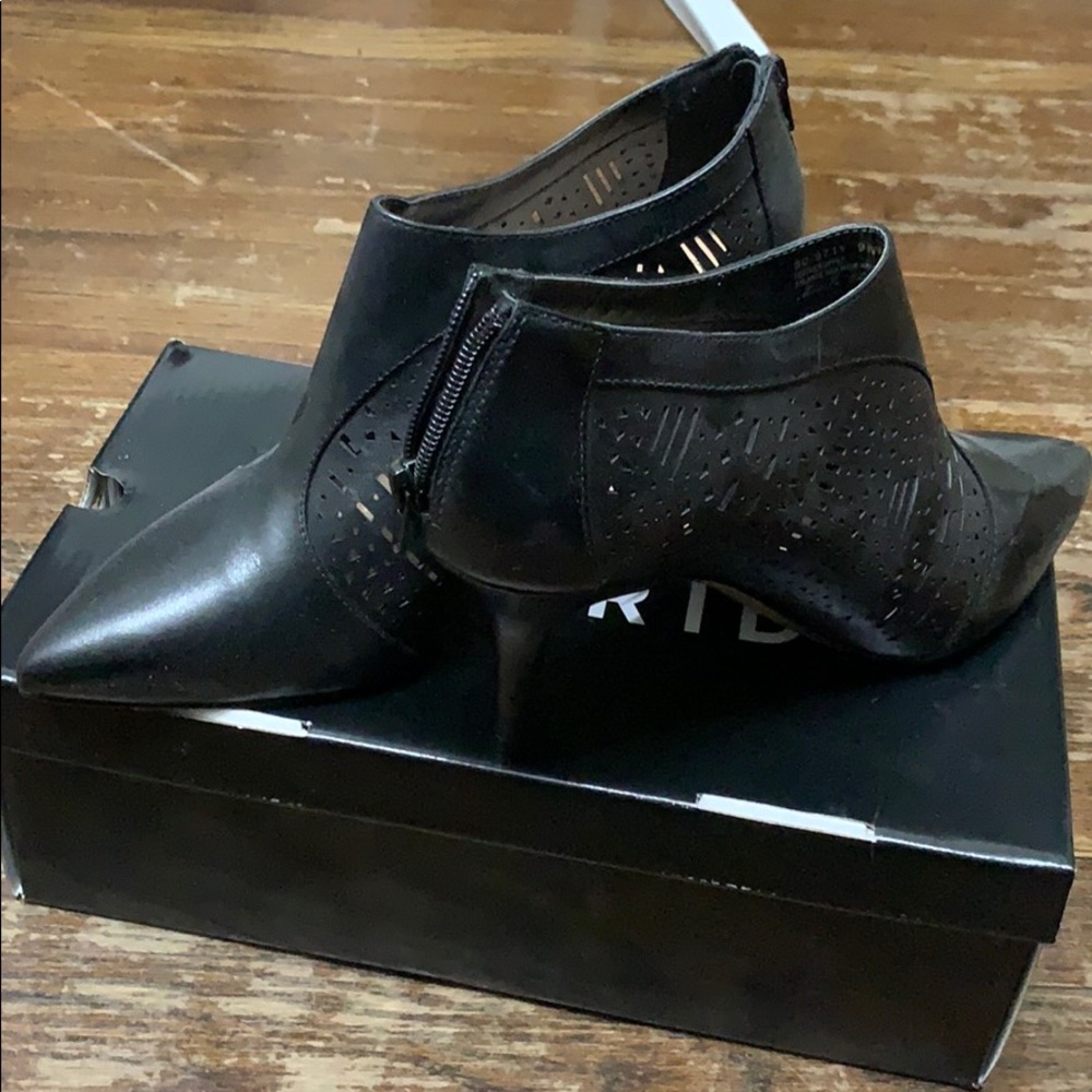 Bella Vita, black faux leather bootie, size 9.5 WW